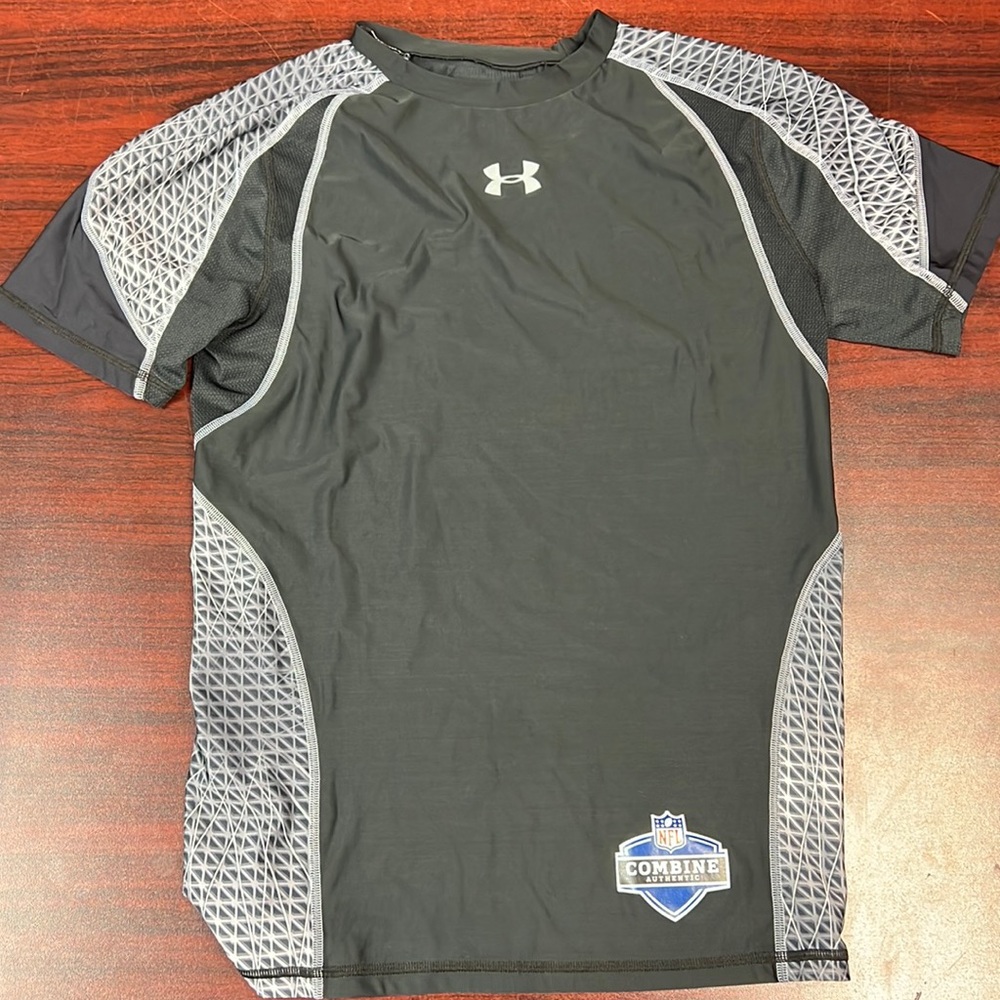 Under armor work out shirt